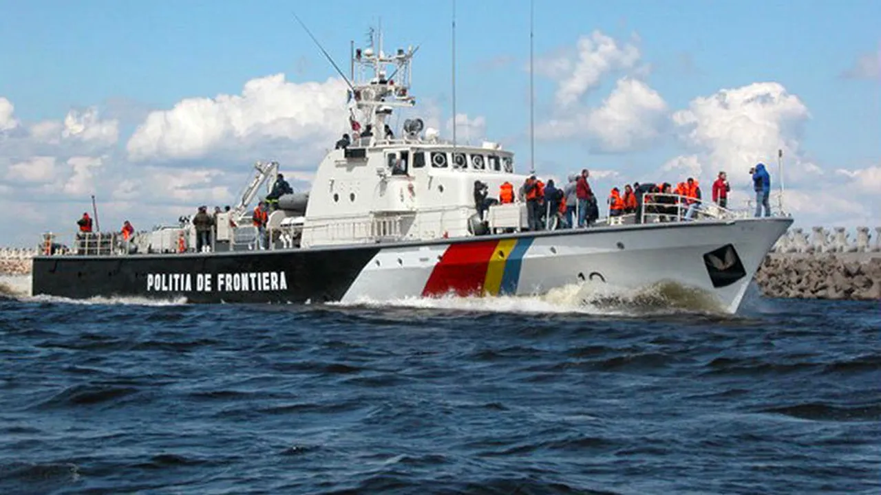 O ambarcațiune suspectă a fost observată noaptea în apele teritoriale ale României. Garda de Coastă a intervenit