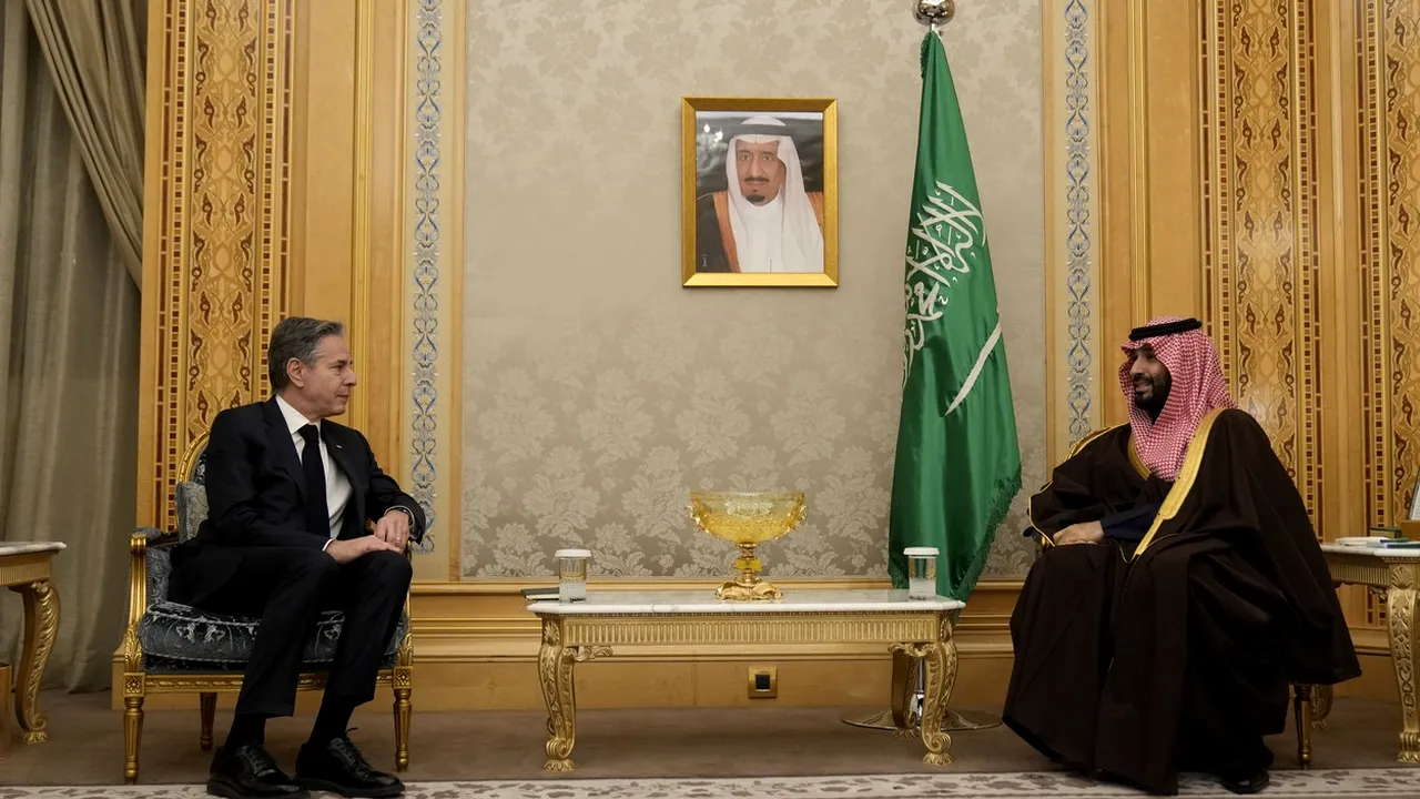 Antony Blinken cere, în Arabia Saudită, eforturi de oprire a conflictului din Fâșia Gaza și vrea STABILIZAREA Orientului Mijlociu