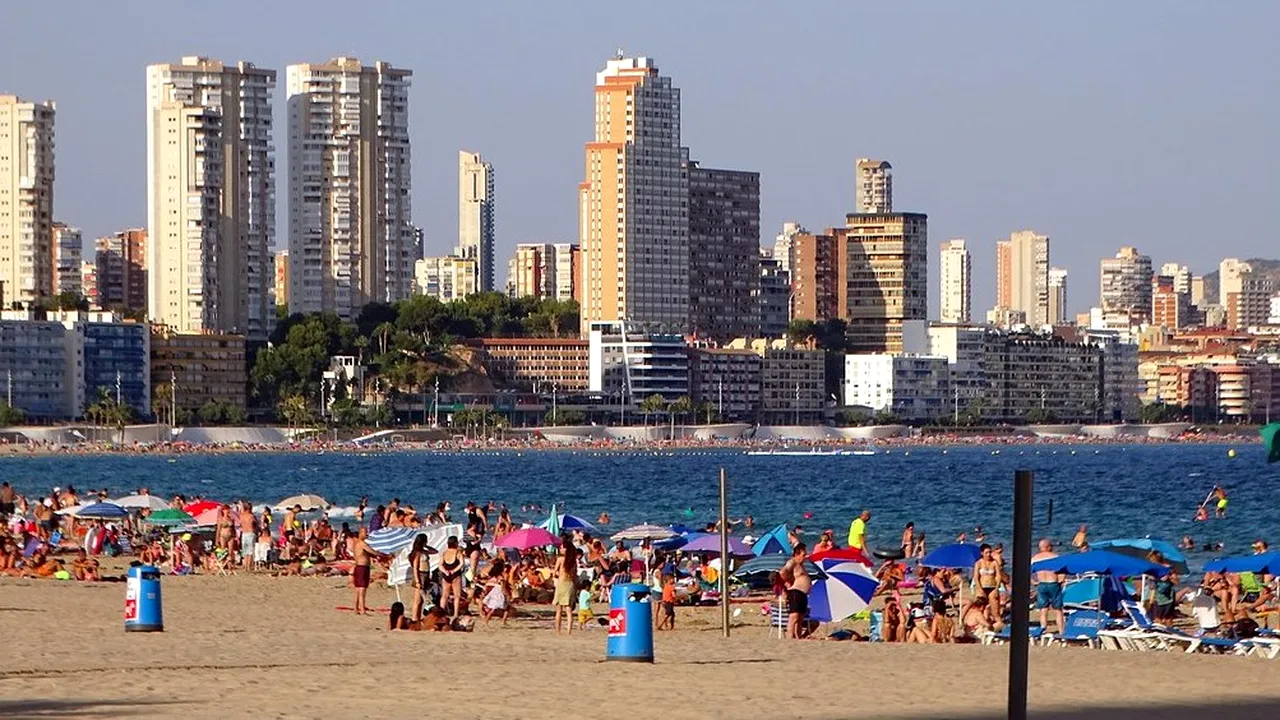 Spania primește turiști vaccinați din toată lumea începând cu 7 iunie