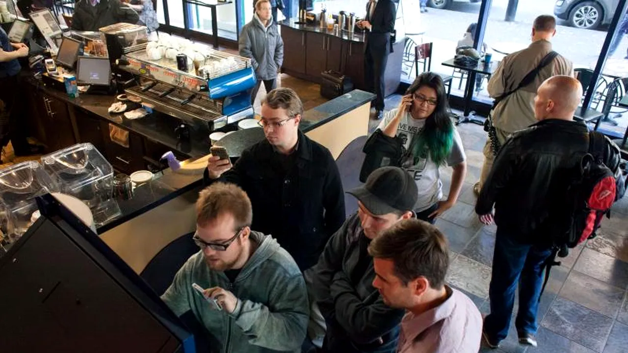 Un bărbat a rămas blocat în interiorul unui bancomat. Soluția pe care a găsit-o pentru a fi eliberat este de cascadorii râsului 


