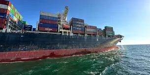 O NAVĂ sub pavilion Hong-Kong a părăsit portul Odesa ca urmare a atacurilor repetate ale rușilor din Marea Neagră