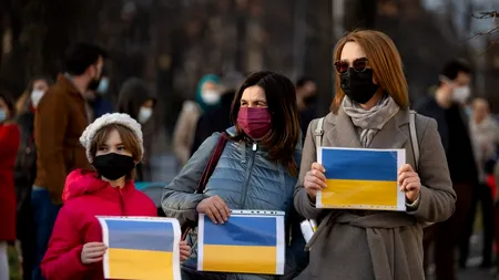 FOTO-VIDEO | Protest cu incidente în fața Ambasadei Rusiei din București. Bulevardul Kiseleff, blocat după ce jandarmii au vrut să aresteze un bărbat