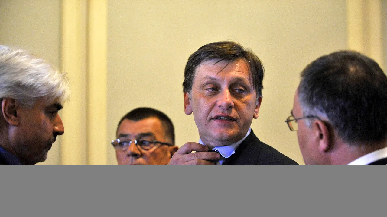 Antonescu spune că Băsescu este 