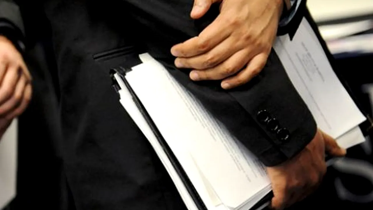 Un bărbat și o femeie au trimis CV-uri identice la aceeași companie. Cine a reușit să se angajeze
