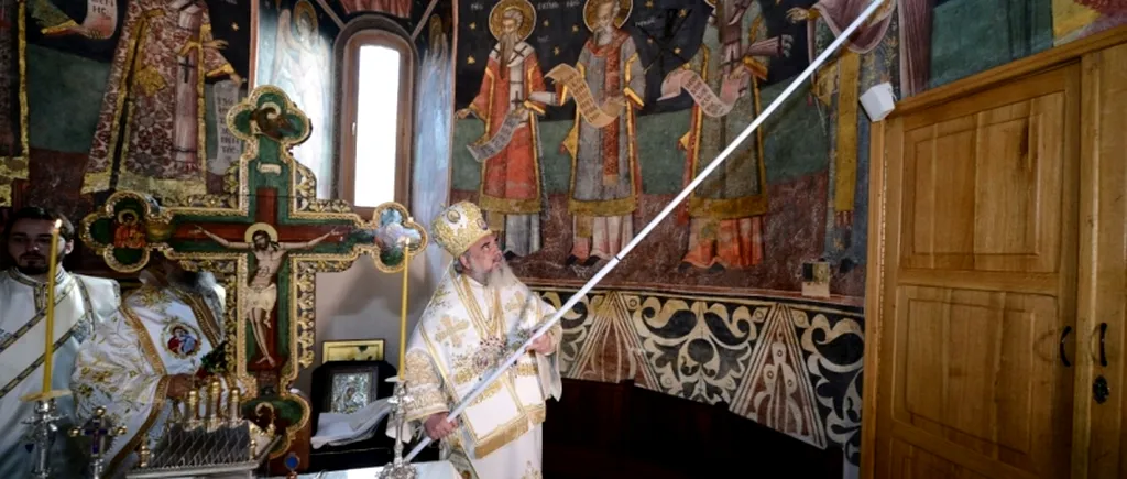 Trafaletul revine. Cum a resfințit Patriarhul Daniel pictura bisericii Mânăstirii Hurezi