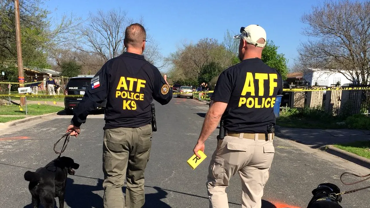 Un oraș din SUA, sub teroarea unui atacator cu bombe: doi morți și trei răniți după o serie de explozii