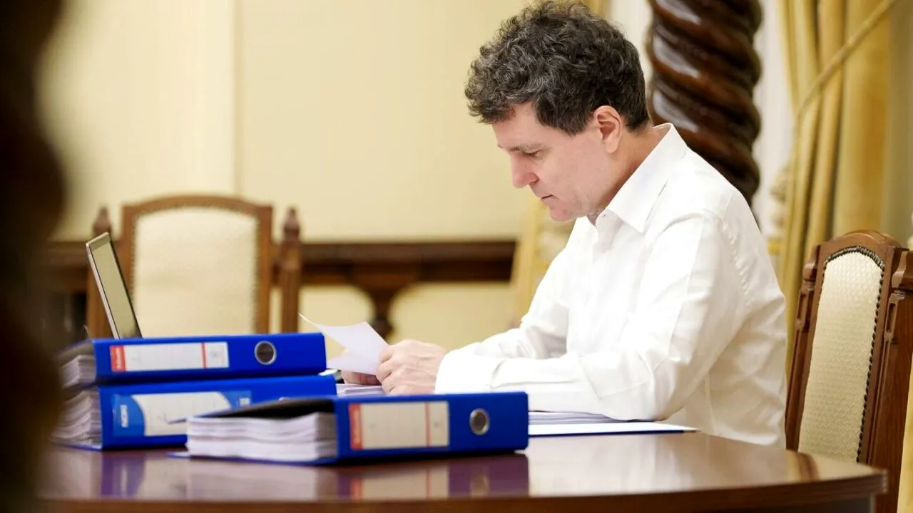 Nicușor Dan anunță consultări la Cotroceni cu magistrații dar în spatele ușilor închise: „Pentru a asigura confidențialitatea participanților, accesul jurnaliștilor nu va fi permis în sala de discuții”. Mâine, Președintele publică o sinteză a nemulțumirilor primite