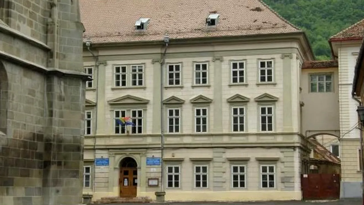 Doi elevi, la spital după ce s-au bătut într-un liceu din Brașov