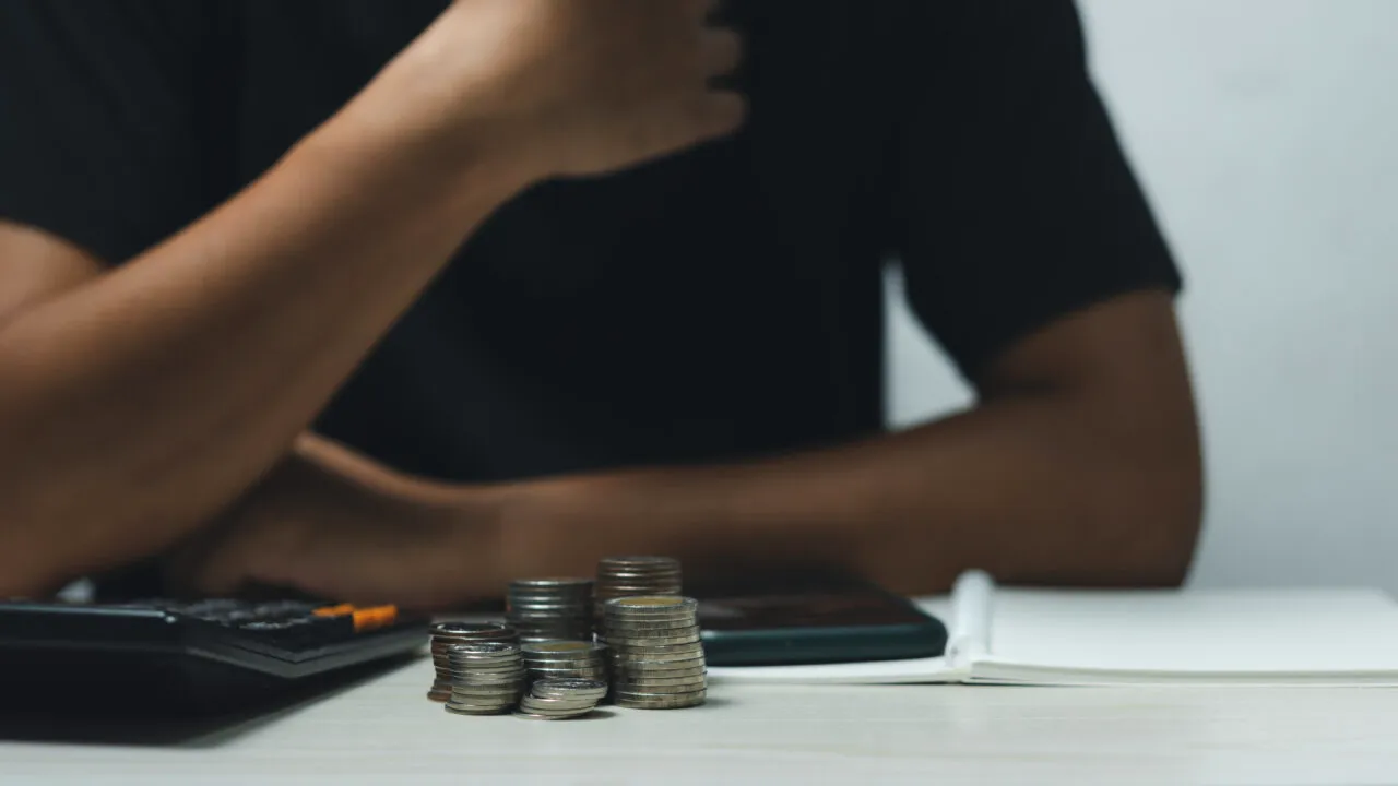 Nu mai poți face față datoriilor? Poți cere insolvența personală. Asta a făcut un român cu datorii de jumătate de milion de euro. Ce ai de făcut