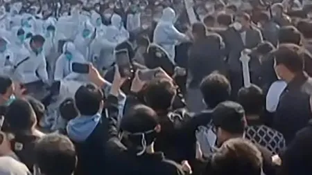 China face un pas înapoi și ajustează măsurile anti-Covid, pe fondul protestelor masive