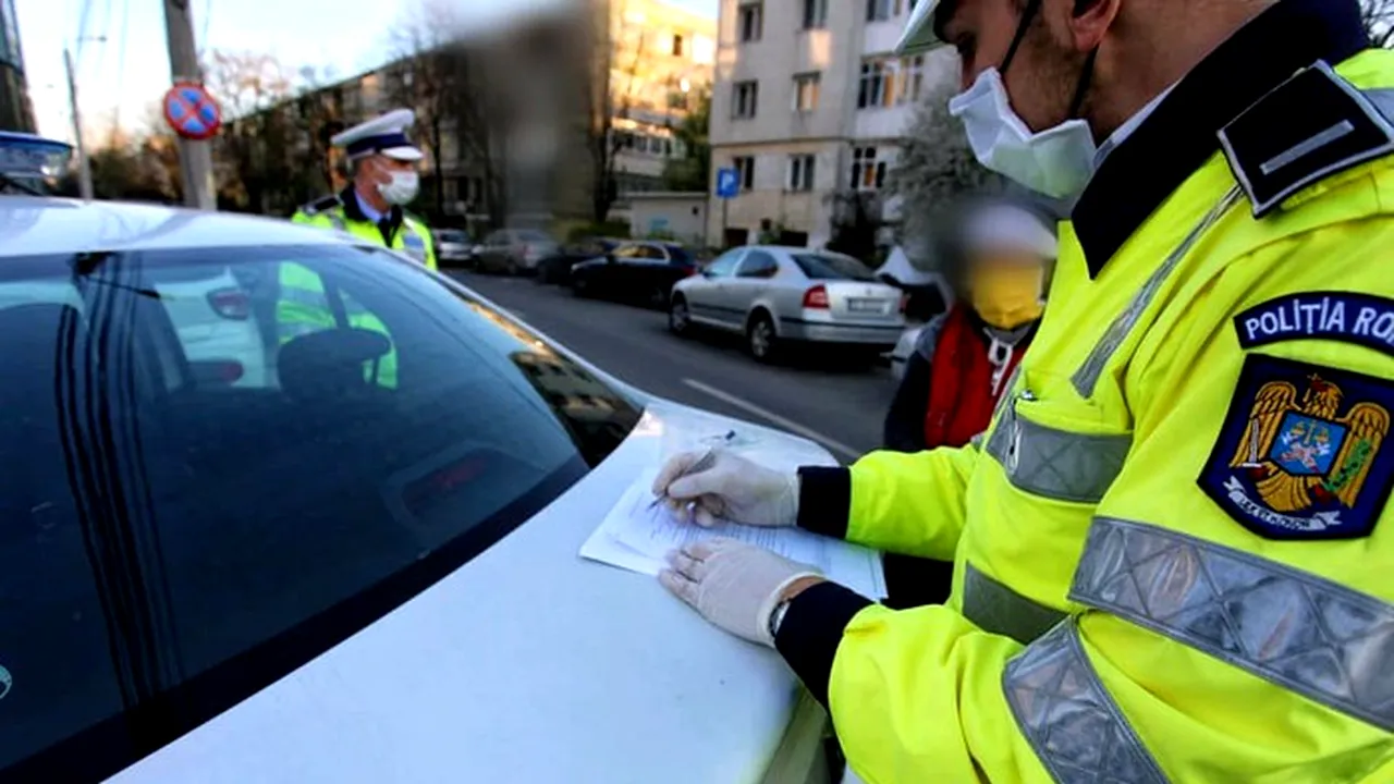 Tânără din Bistrița-Năsăud, infectată cu COVID-19 și fără mască de protecție, prinsă pe stradă de polițiști. Ce amendă a primit
