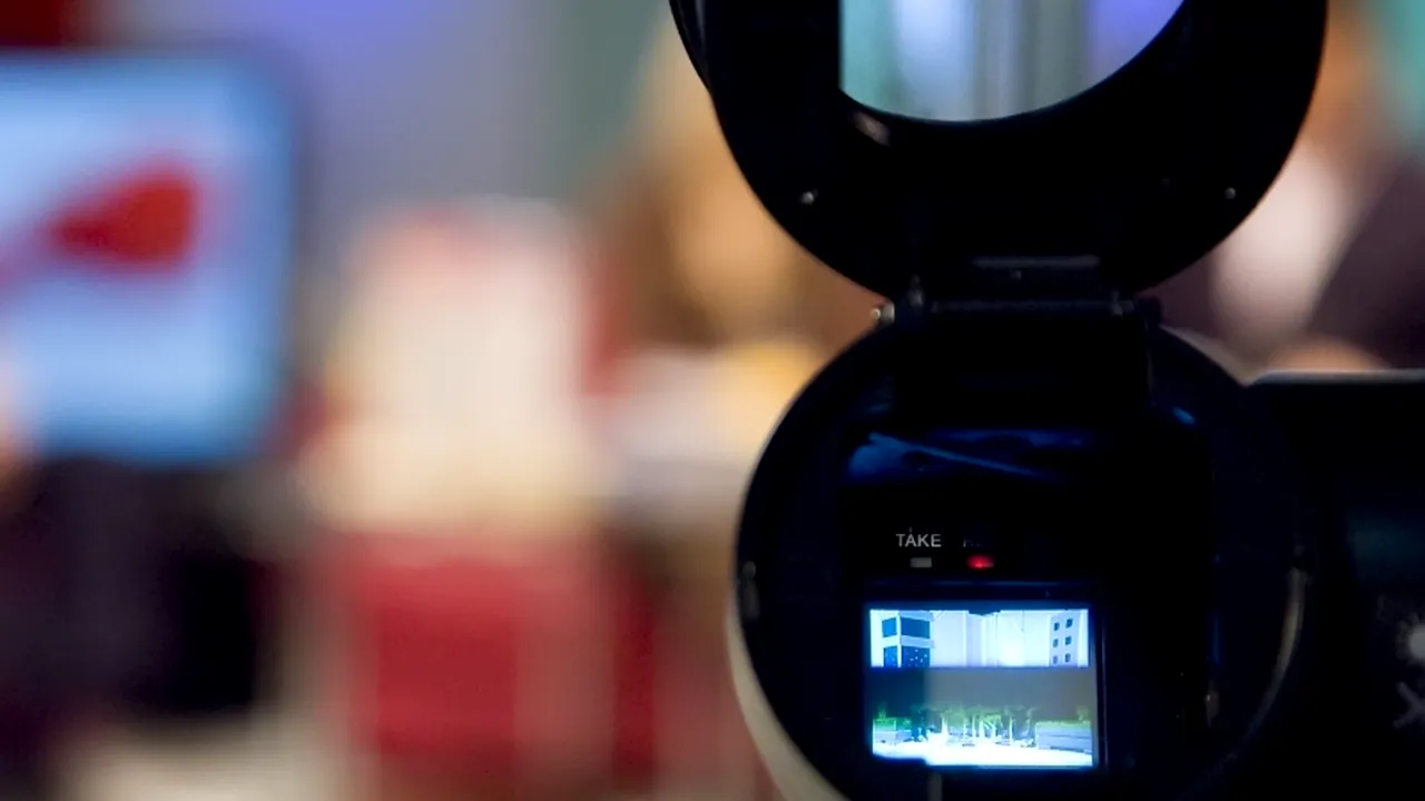 Care este filmul cu un buget de 1 miliard de dolari: 