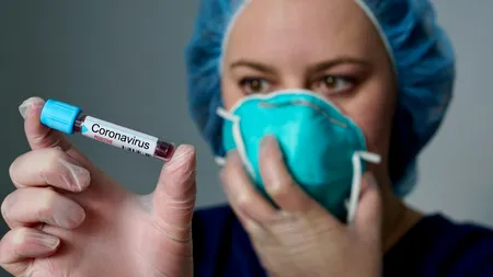 AVERTISMENT. Specialist: Numărul în creștere al tinerilor diagnosticați cu COVID-19 este „un foc mocnit” care îi va afecta pe cei mai vulnerabili dintre noi