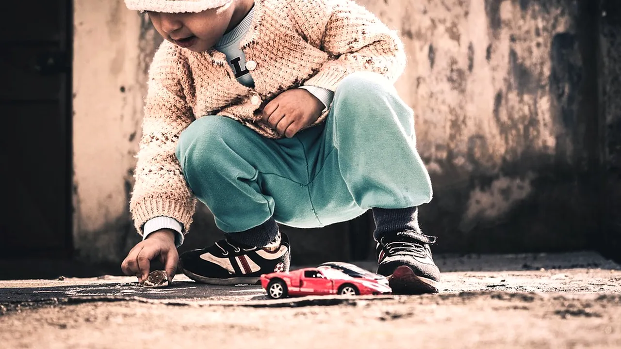 Anunț pentru părinți | ANPC a început controalele în București privind jucăriile cu laser posibil periculoase pentru copii