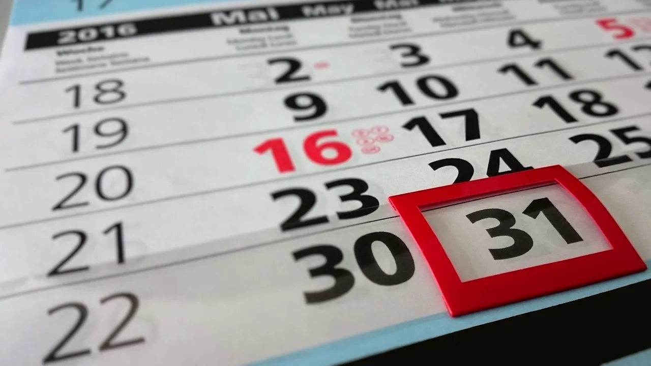 Câte zile libere au românii în 2023