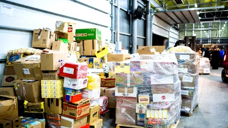 Convoiul umanitar format din 11 TIR-uri al Arhiepiscopiei Sucevei și Rădăuților a ajuns la Cernăuți