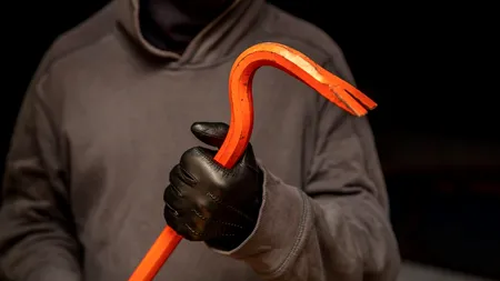 Un cuplu care s-a întors din vacanță au trăit șocul vieții lor. CASA de 1,2 milioane de lire sterline, vandalizată: „Arată ca o zonă de război”