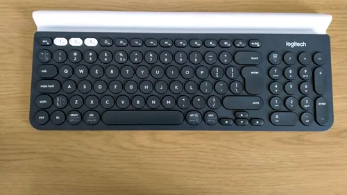 REVIEW Logitech K780, tastatură wireless universală pentru PC, tabletă sau smartphone 