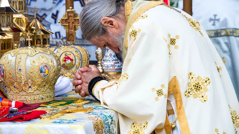 ACUZE. USR, încă un atac la adresa Bisericii Ortodoxe. Incredibil ce-i urează deputatul Iulian Bulai arhiepiscopului Pimen!