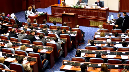 După trei nopți de proteste violente, o țară europeană a decis dizolvarea Parlamentului