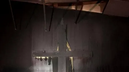 Experiență neașteptată pentru pompierii chemați să stingă incendiul care a mistuit o BISERICĂ. Pastor: „Este un semn de la Dumnezeu!