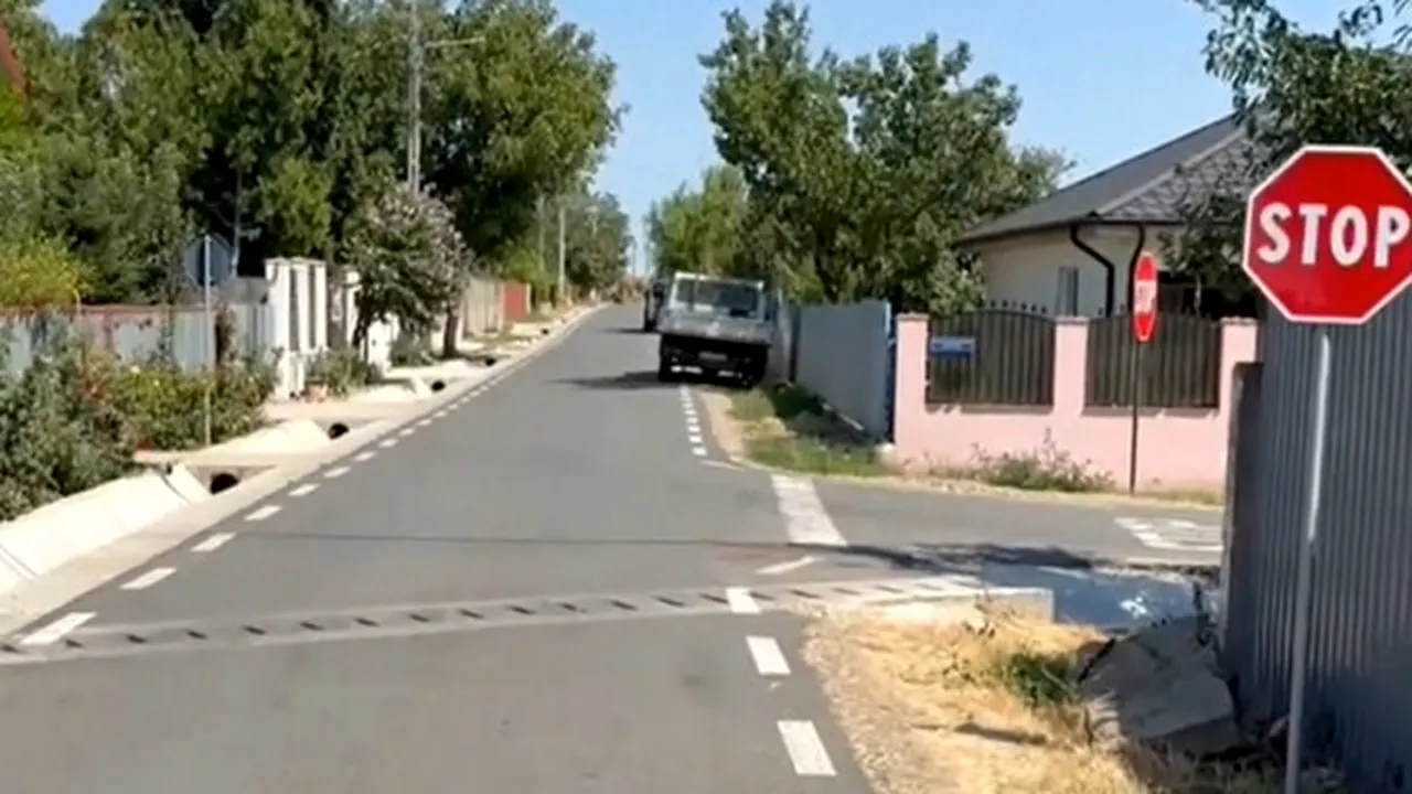 O intersecție le dă bătăi de cap șoferilor, într-o comună din județul Galaţi. De ce a montat Primăria câte un indicator „STOP”, indiferent de direcţie