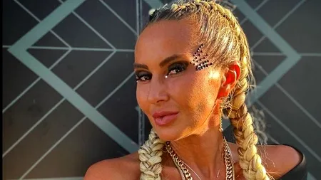 FOTO / Crina Abrudan, PERFECTĂ la malul mării. Arată demențial în costum de baie