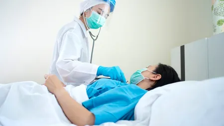 Formă cronică a COVID-19? Poveștile pacienților care s-au confruntat timp de luni întregi cu această boală