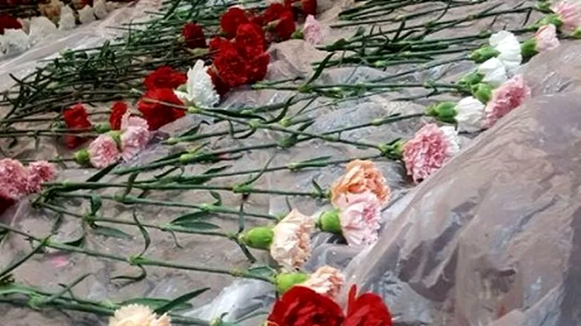 Un tânăr a cumpărat 900 de garoafe de Valentine's Day, una pentru fiecare fată din școală