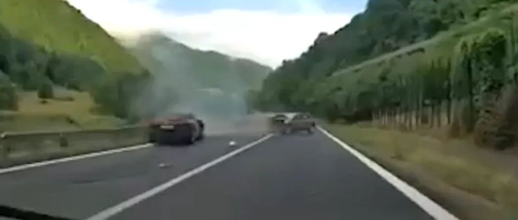 Imagini dramatice pe Valea Oltului, cu momentul în care două mașini se ciocnesc frontal. O fetiță este scoasă pe brațe, imediat după impact | Video