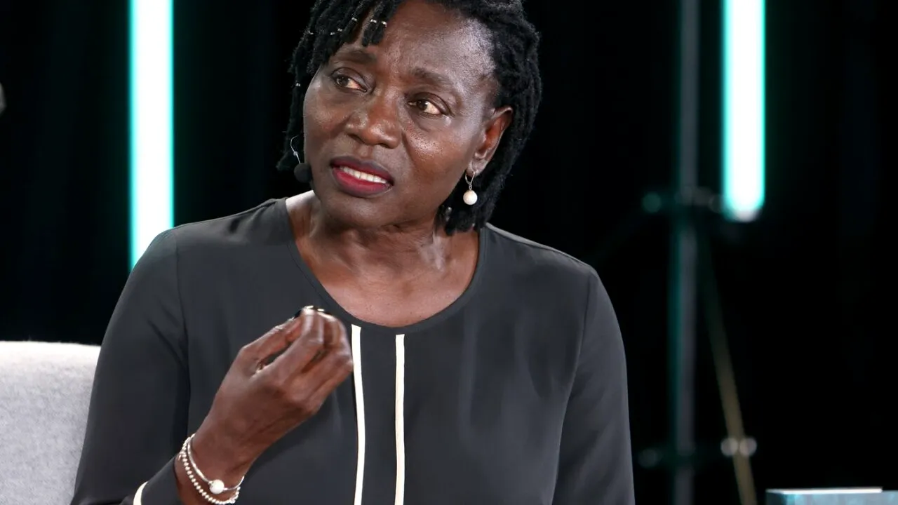 Sora lui Barack Obama, ATACATĂ cu gaze lacrimogene în Kenya, în fața Parlamentului