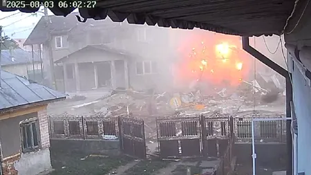 Explozie urmată de INCENDIU la un magazin din Dâmbovița. Momentul a fost surprins de camerele de supraveghere