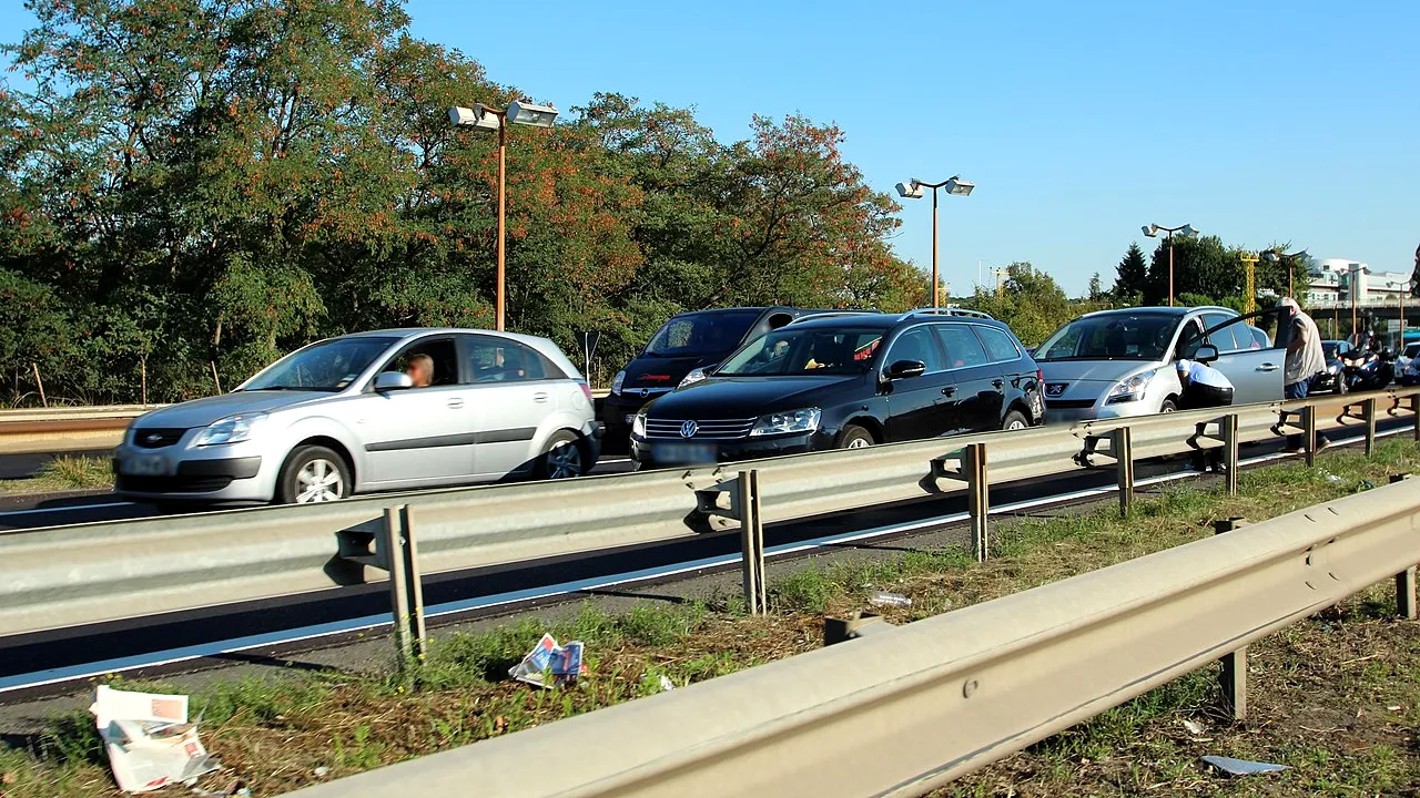 ACCIDENT cu cinci mașini pe DN 1, la Comarnic, zona Posada / Coloană de kilometri pe Valea Prahovei