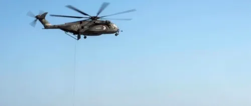 Localnicii unui cartier din Constanța, TERORIZAȚI de elicopterele care zboară prea aproape de case: „Se dărâmă naibii dacă ăștia fac așa”