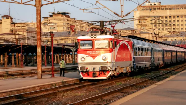 Circulația trenurilor pe litoral, blocată din cauza unei șine rupte. Anunțul făcut de CFR