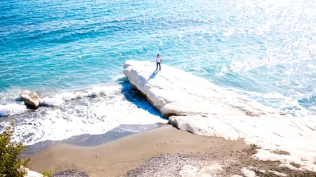 Cipru a revizuit condiţiile de intrare a statelor cu risc. Cum pot intra românii care dețin un certificat de vaccinare în Republica Cipru