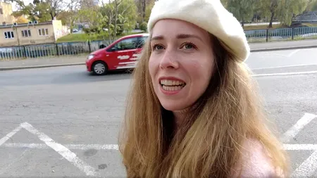 Câți lei a plătit această turistă olandeză pentru 30 de minute de parcare în Cluj-Napoca: 