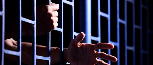 Un comisar de la Penitenciarul Tulcea le oferea deținuților, contra cost, telefoane mobile. Suma uriașă cerută pentru un astfel de serviciu