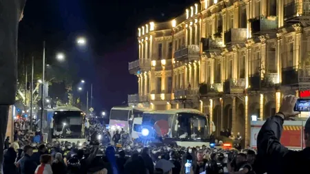 Haos în Georgia. Zeci de mii de oameni în stradă. Protestatarii au vrut să ia cu asalt Palatul Prezidențial
