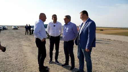 Ministrul Transporturilor și premierul Bolojan, în VIZITĂ pe șantierul Autostrăzii Moldovei (A7): Întreaga autostradă va fi finalizată în august 2026