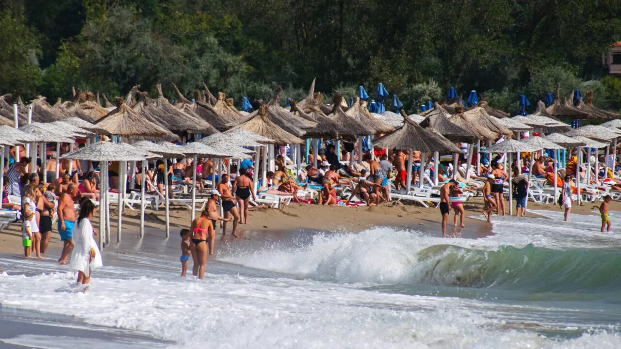 OFERTELE all inclusive, tot mai atrăgătoare pe litoralul românesc. Pe lângă mâncare și băutură la discreție, resorturile oferă și multe distracții