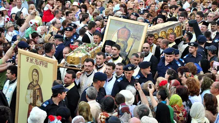 SONDAJ IRES. Cât de credincioși sunt românii? Noua atracție de sărbători a pelerinilor