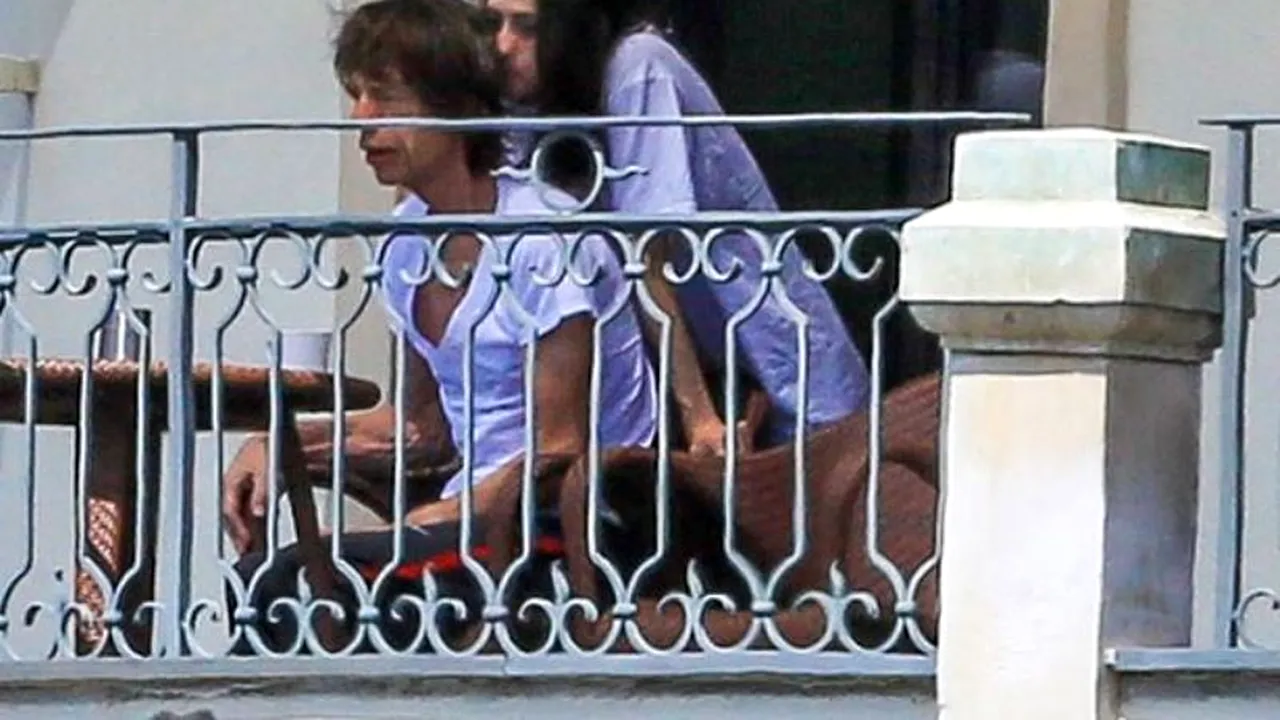 Este noua iubită a lui Mick Jagger? Rockerul pare să-și fi găsit consolarea la mai puțin de trei luni de la decesul logodnicei sale