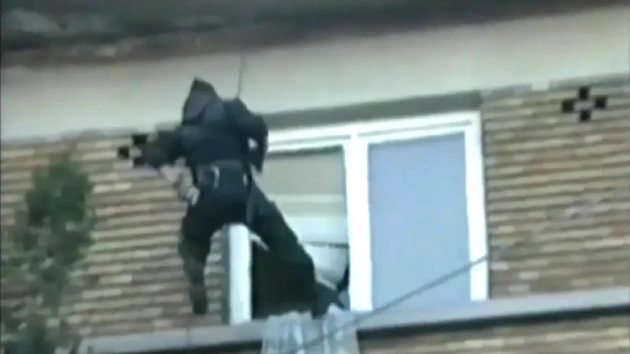 Poliția s-a confruntat cu un caz similar celui de la Onești și în 1995. Atunci, victima a fost salvată după o intervenție în forță, ca în filmele de acțiune (EXCLUSIV)