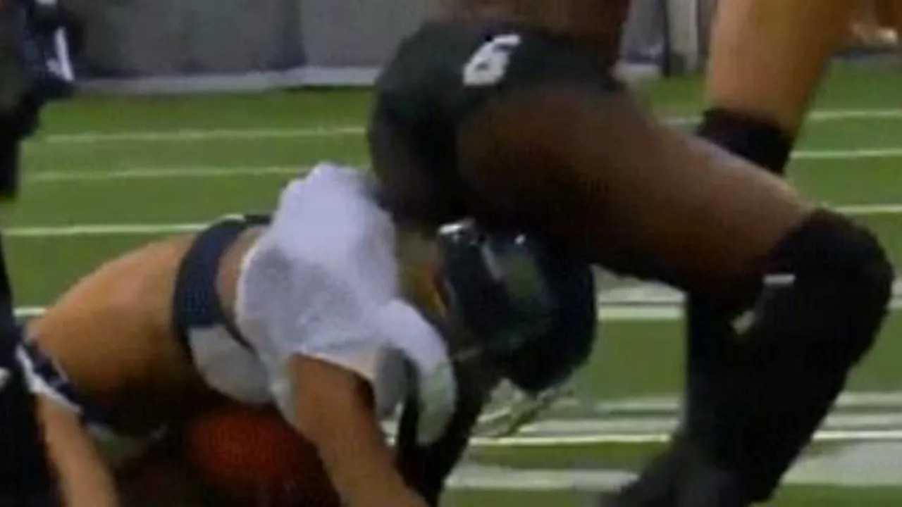 VIDEO. Cum și-a umilit o jucătoare de fotbal adversara