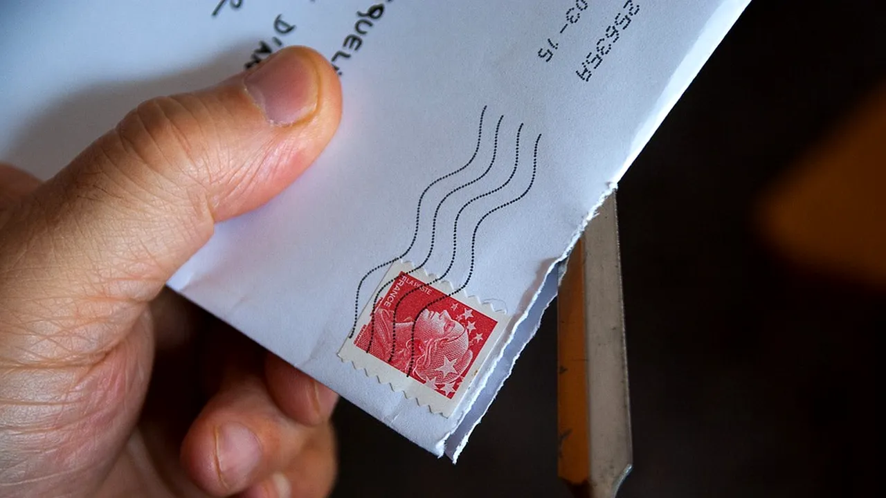A deschis scrisoarea adresată fiului iar acum riscă ani de închisoare. Care este motivul halucinant