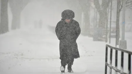 Coasta de est a SUA, acoperită de zăpadă. Mii de zboruri au fost anulate