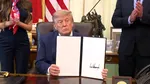 Donald Trump reduce numărul de vaccinuri recomandate pentru copii și le asociază în mod fals cu apariția autismului