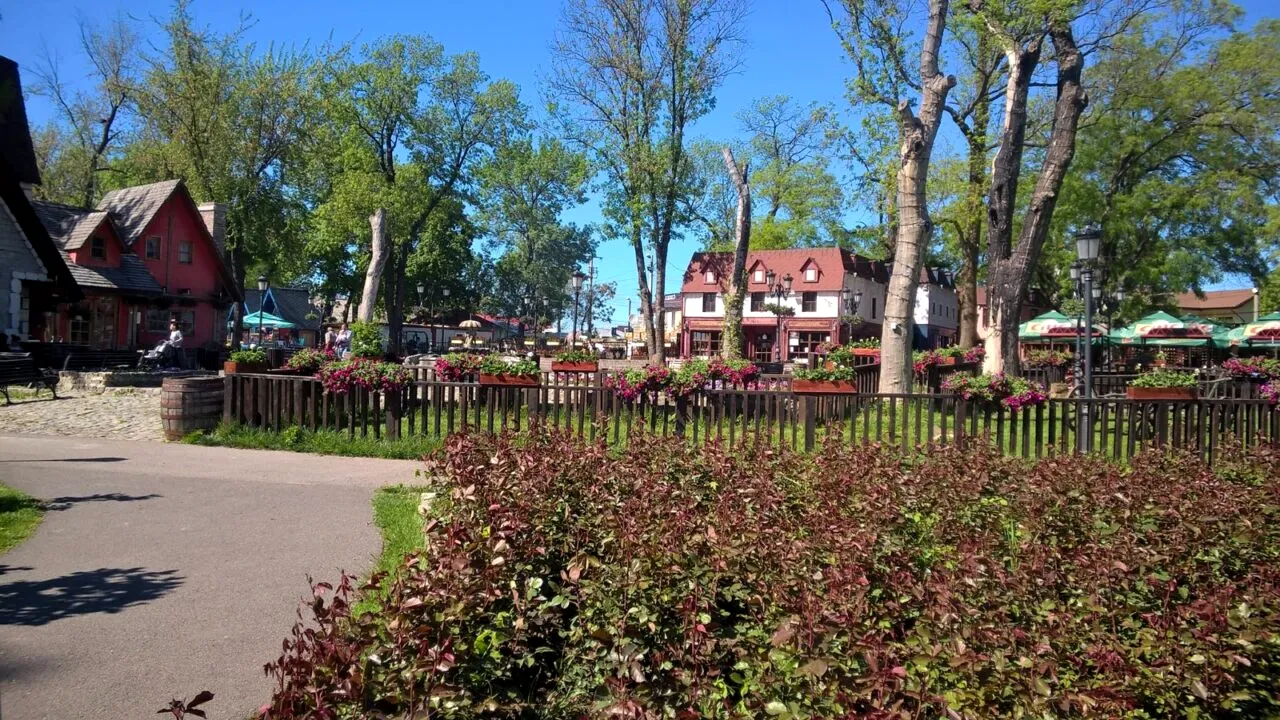 A doua zi de Paște, în familie. De la tradiție la bucuria naturii, în Parcul Mogoșoaia