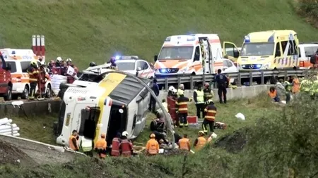 Accident grav în Elveția: Mai multe persoane au murit și altele au fost rănite după ce un autocar turistic s-a răsturnat pe o șosea montană